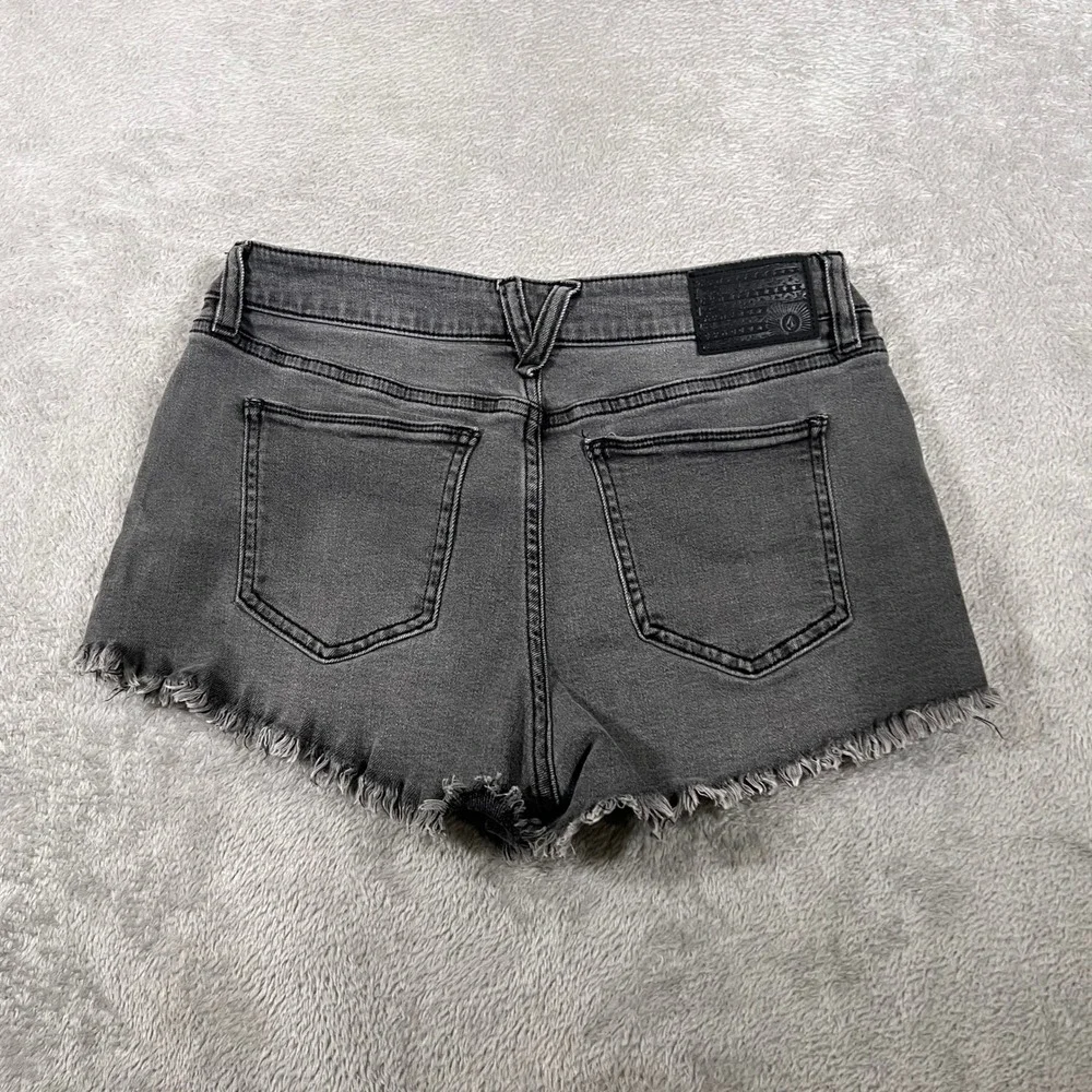 Volcom Stoney Stretch Gray Denim Shorts Womens‎ Size 28 Frayed Hem